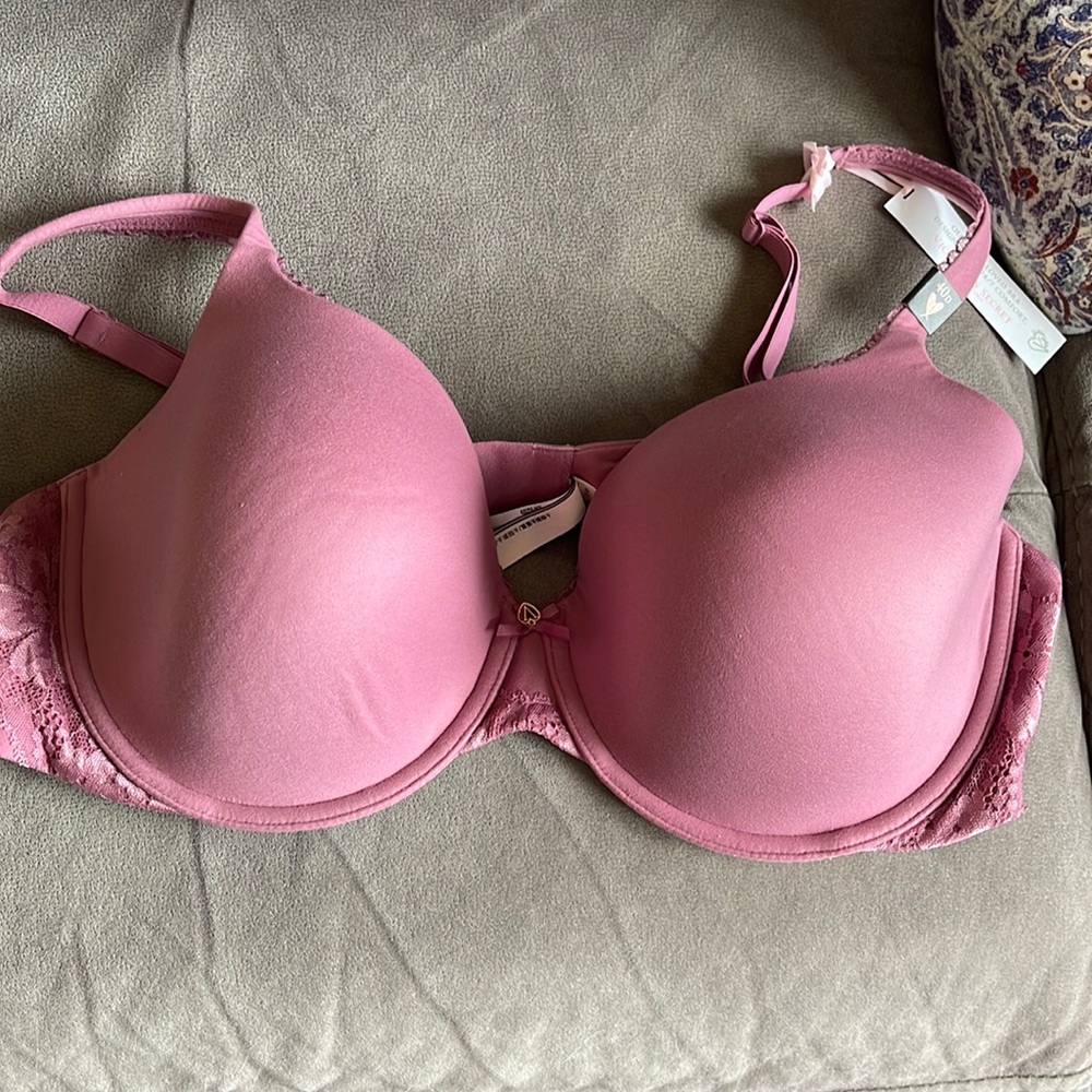 Victoria’s Secret bra 40D, body by Victoria lined perfect coverage